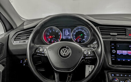 Volkswagen Tiguan II, 2019 год, 2 500 000 рублей, 21 фотография