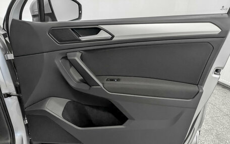 Volkswagen Tiguan II, 2019 год, 2 500 000 рублей, 23 фотография