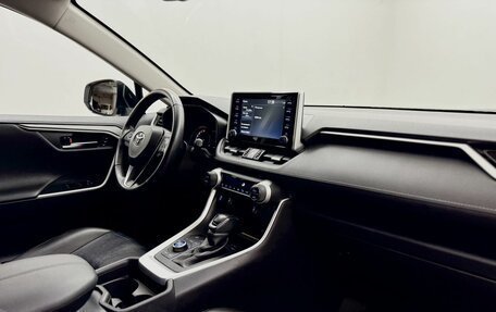 Toyota RAV4, 2020 год, 3 400 000 рублей, 12 фотография