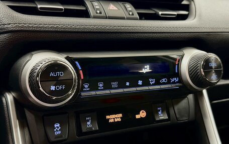 Toyota RAV4, 2020 год, 3 400 000 рублей, 16 фотография