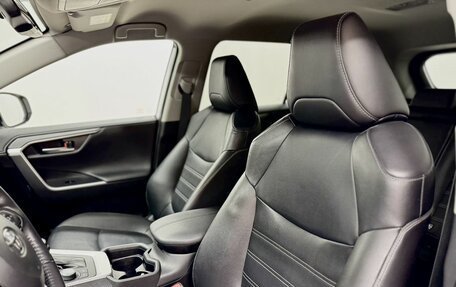 Toyota RAV4, 2020 год, 3 400 000 рублей, 13 фотография
