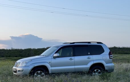 Toyota Land Cruiser Prado 120 рестайлинг, 2003 год, 3 фотография