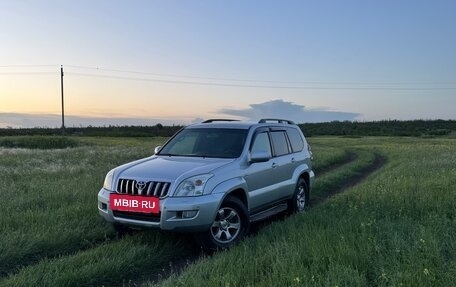 Toyota Land Cruiser Prado 120 рестайлинг, 2003 год, 15 фотография