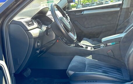 Skoda Superb III рестайлинг, 2017 год, 2 450 000 рублей, 2 фотография