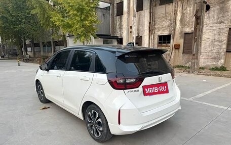 Honda Fit, 2022 год, 1 030 000 рублей, 3 фотография