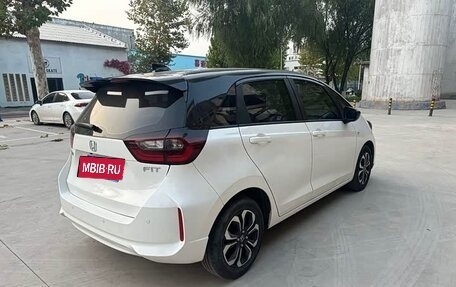 Honda Fit, 2022 год, 1 030 000 рублей, 4 фотография