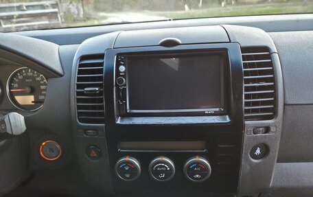 Nissan Pathfinder, 2008 год, 1 250 000 рублей, 39 фотография