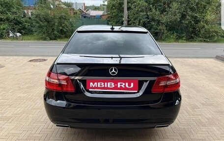 Mercedes-Benz E-Класс, 2011 год, 1 600 000 рублей, 6 фотография