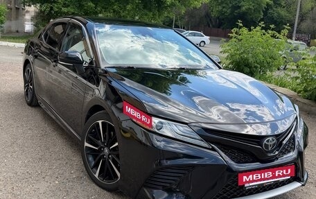 Toyota Camry, 2018 год, 2 655 000 рублей, 6 фотография