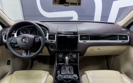 Volkswagen Touareg III, 2011 год, 2 199 900 рублей, 8 фотография