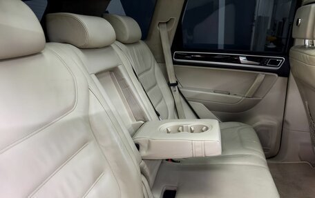 Volkswagen Touareg III, 2011 год, 2 199 900 рублей, 21 фотография
