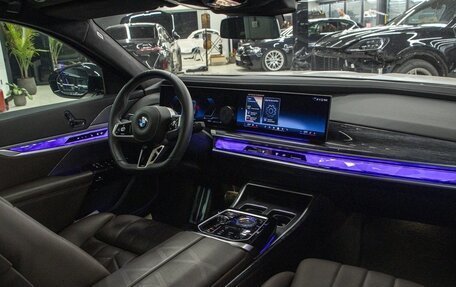 BMW 7 серия, 2023 год, 13 000 000 рублей, 6 фотография