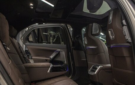 BMW 7 серия, 2023 год, 13 000 000 рублей, 10 фотография