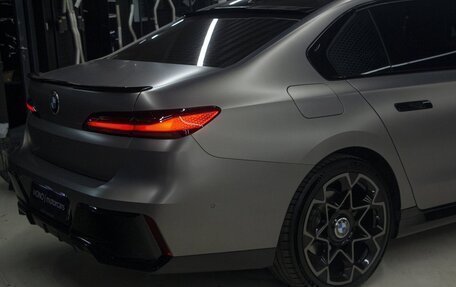 BMW 7 серия, 2023 год, 13 000 000 рублей, 5 фотография