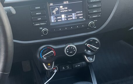 KIA Rio IV, 2017 год, 1 200 000 рублей, 10 фотография