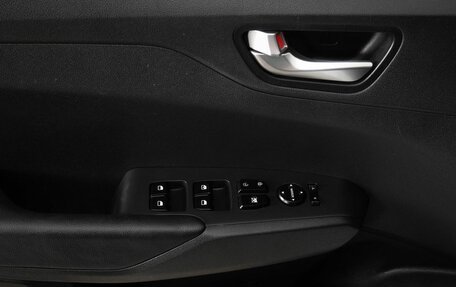 Hyundai Solaris II рестайлинг, 2021 год, 1 648 000 рублей, 16 фотография