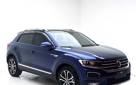 Volkswagen T-Roc I, 2022 год, 1 530 000 рублей, 3 фотография