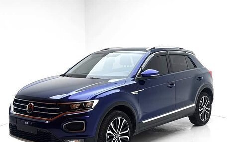 Volkswagen T-Roc I, 2022 год, 1 530 000 рублей, 2 фотография