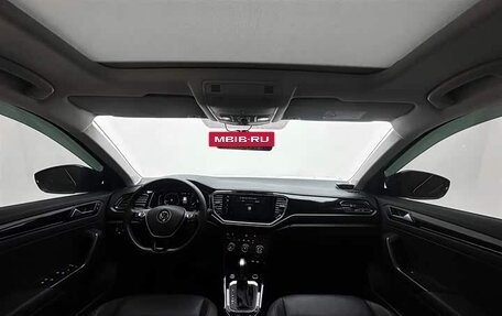 Volkswagen T-Roc I, 2022 год, 1 530 000 рублей, 9 фотография