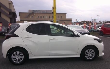 Toyota Yaris, 2021 год, 820 000 рублей, 5 фотография