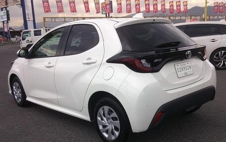 Toyota Yaris, 2021 год, 820 000 рублей, 7 фотография