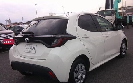 Toyota Yaris, 2021 год, 820 000 рублей, 6 фотография