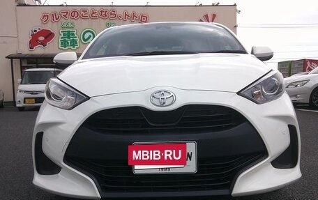 Toyota Yaris, 2021 год, 820 000 рублей, 3 фотография