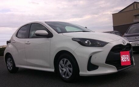 Toyota Yaris, 2021 год, 820 000 рублей, 2 фотография