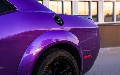 Dodge Challenger III рестайлинг 2, 2019 год, 4 100 000 рублей, 3 фотография