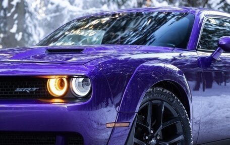 Dodge Challenger III рестайлинг 2, 2019 год, 4 100 000 рублей, 6 фотография