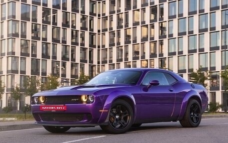Dodge Challenger III рестайлинг 2, 2019 год, 4 100 000 рублей, 2 фотография