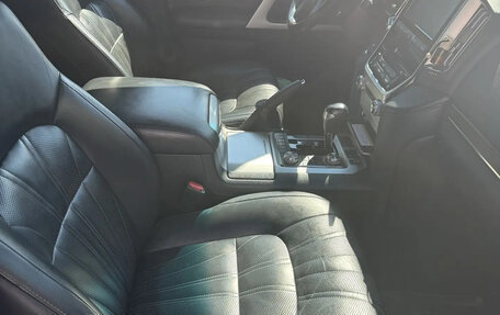Toyota Land Cruiser 200, 2018 год, 7 400 000 рублей, 10 фотография