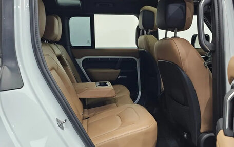 Land Rover Defender II, 2025 год, 9 038 000 рублей, 5 фотография