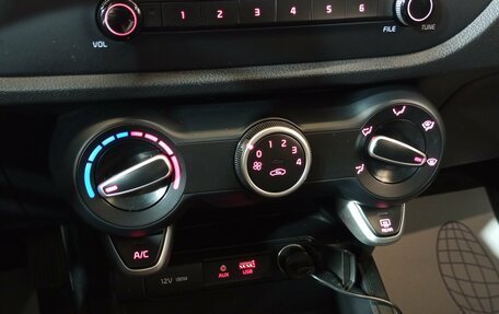 KIA Rio IV, 2018 год, 1 350 000 рублей, 13 фотография