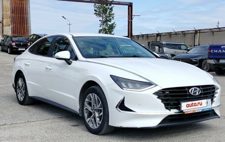 Hyundai Sonata VIII, 2021 год, 2 400 000 рублей, 2 фотография