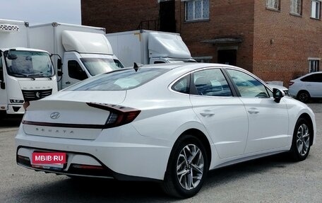Hyundai Sonata VIII, 2021 год, 2 400 000 рублей, 3 фотография