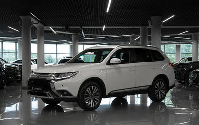 Mitsubishi Outlander III рестайлинг 3, 2019 год, 2 300 000 рублей, 1 фотография