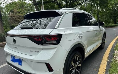 Volkswagen T-Roc I, 2023 год, 1 650 000 рублей, 6 фотография