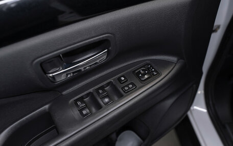 Mitsubishi Outlander III рестайлинг 3, 2019 год, 2 300 000 рублей, 18 фотография
