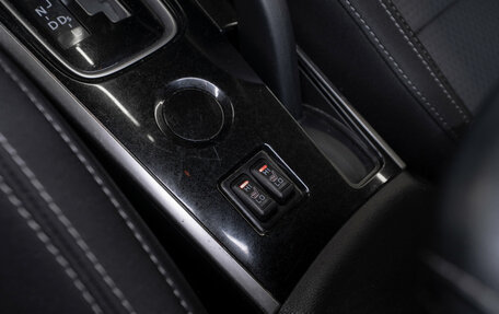Mitsubishi Outlander III рестайлинг 3, 2019 год, 2 300 000 рублей, 14 фотография