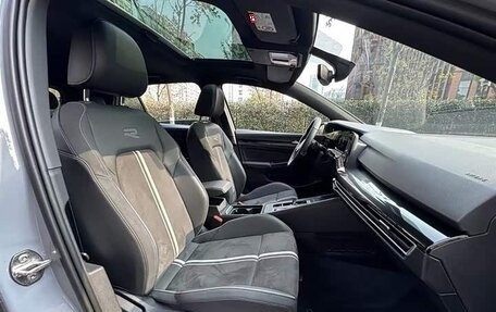 Volkswagen Golf VIII, 2023 год, 2 370 000 рублей, 7 фотография