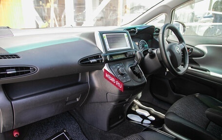 Toyota Wish II, 2011 год, 1 235 000 рублей, 12 фотография