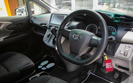 Toyota Wish II, 2011 год, 1 235 000 рублей, 16 фотография