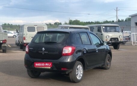 Renault Sandero II рестайлинг, 2015 год, 595 000 рублей, 2 фотография