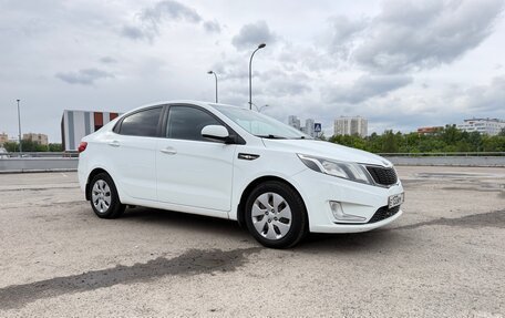 KIA Rio III рестайлинг, 2014 год, 990 000 рублей, 2 фотография