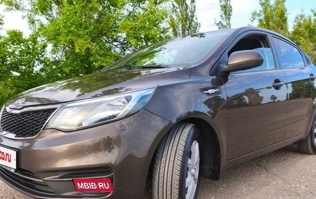 KIA Rio III рестайлинг, 2016 год, 990 000 рублей, 2 фотография