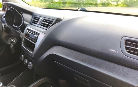 KIA Rio III рестайлинг, 2016 год, 990 000 рублей, 32 фотография