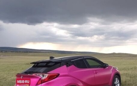 Toyota C-HR I рестайлинг, 2019 год, 2 600 000 рублей, 2 фотография