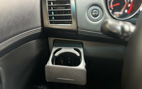 Mitsubishi Outlander III рестайлинг 3, 2011 год, 1 090 000 рублей, 31 фотография