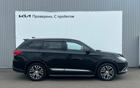 Mitsubishi Outlander III рестайлинг 3, 2018 год, 2 080 000 рублей, 3 фотография